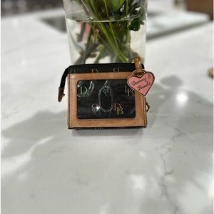 Vintage Dooney & Bourke wallet-multicolored